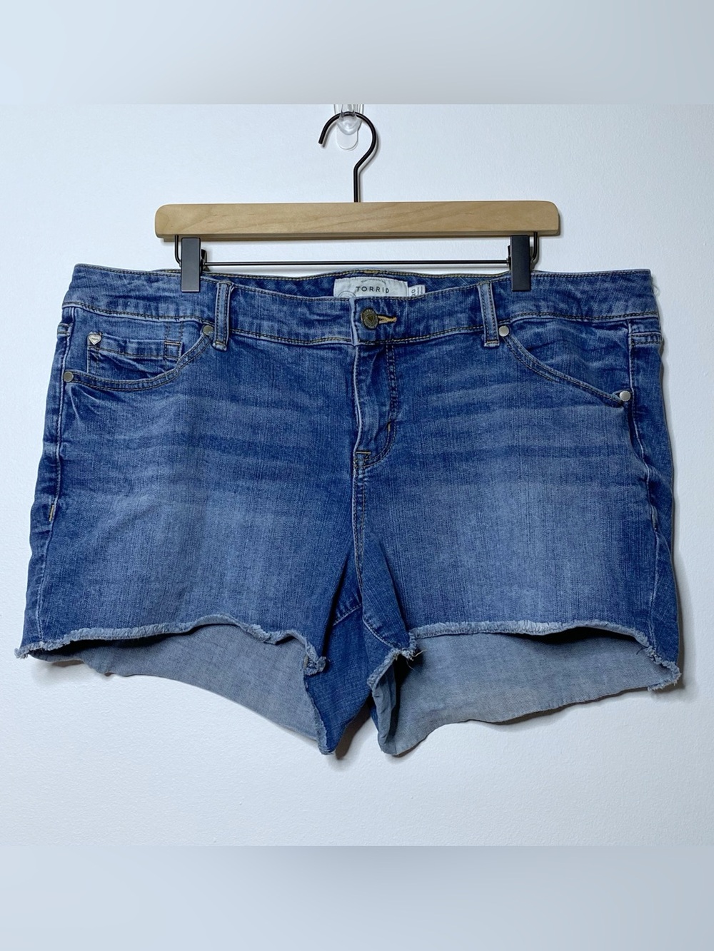 Torrid Medium Wash Frayed Denim Jean Shorts- Size 20